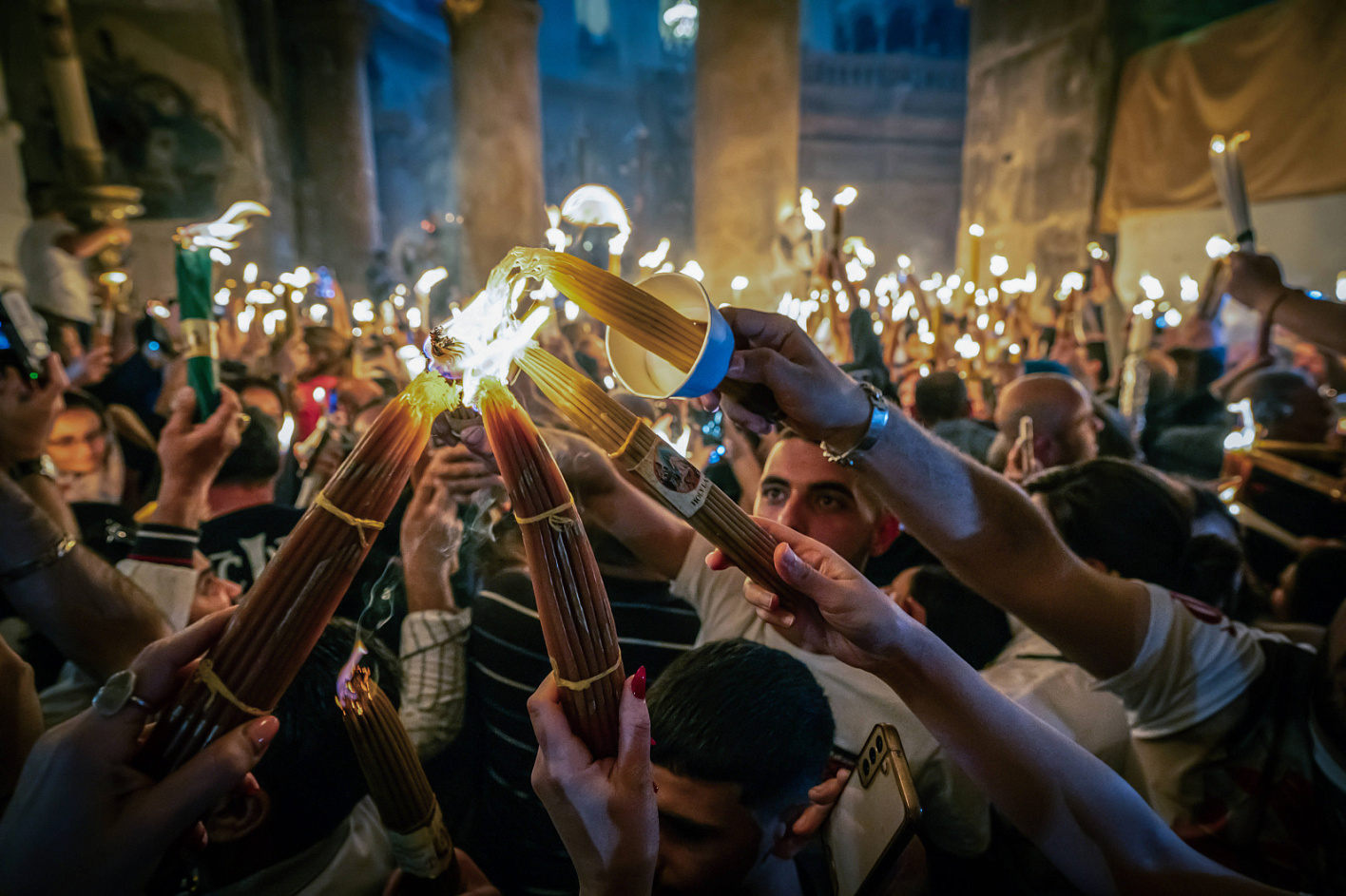 Из Иерусалима — в Сераксеево: Благодатный огонь привезут в СНГ и Россию при поддержке фонда помощи «Русский Крест»